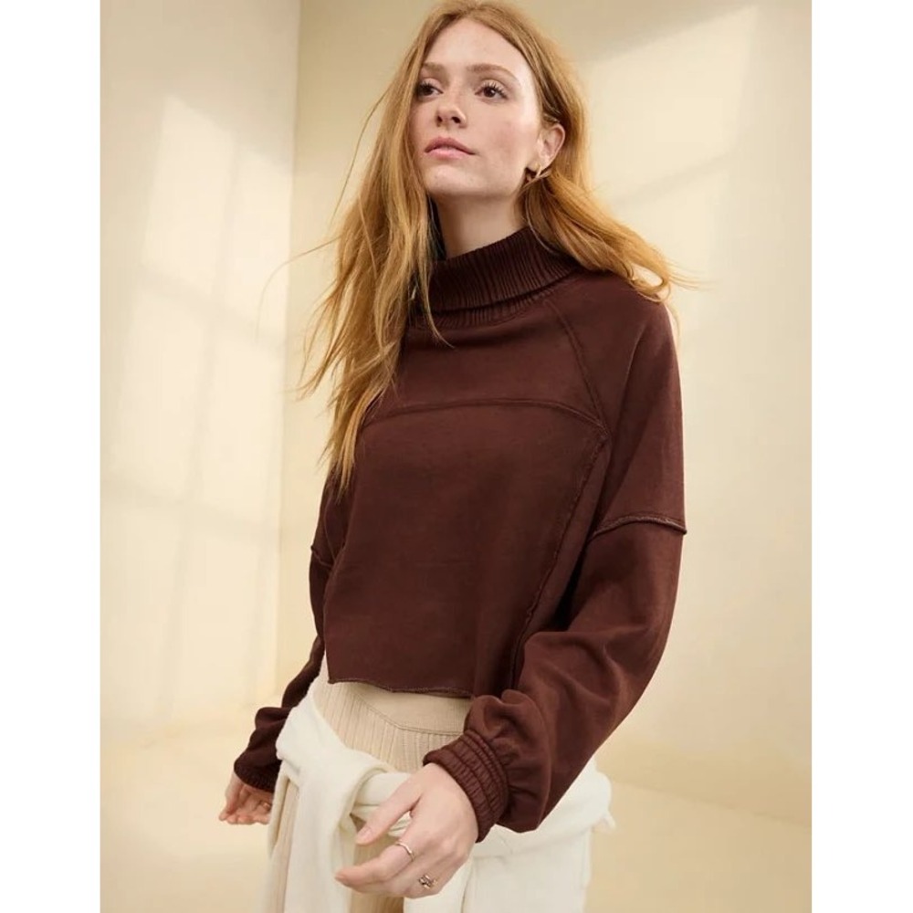 Aerie New Heights Turtleneck‎ Cropped Sweatshirt Brown Seam Detail Medium NWT